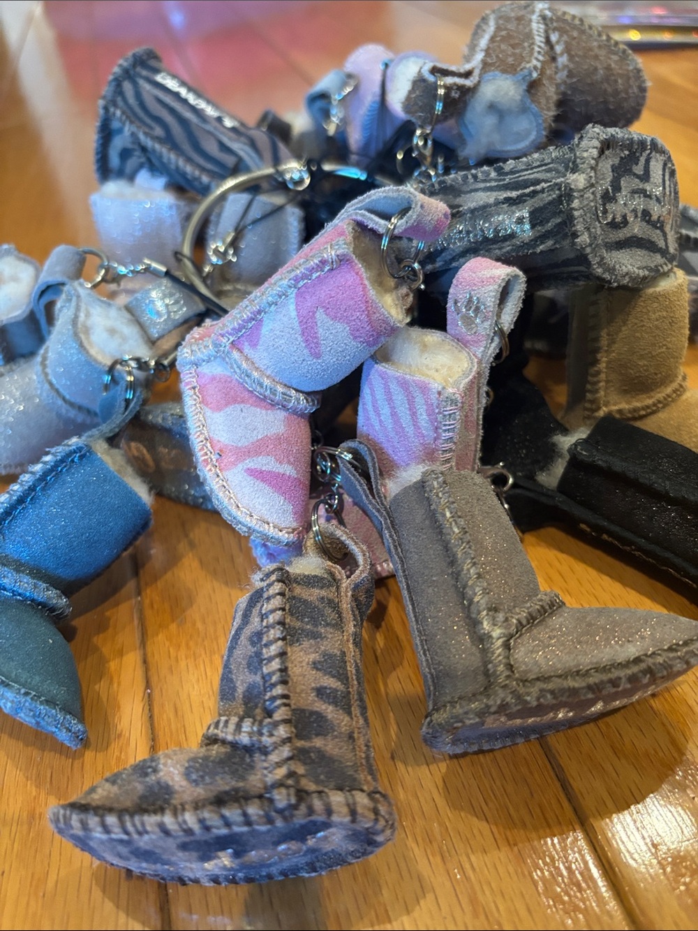 27 Leather Bearpaw sample Set - Assorted Neutral and Pink Colors